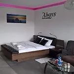 Oder Apartments- Private Parking シュチェチン